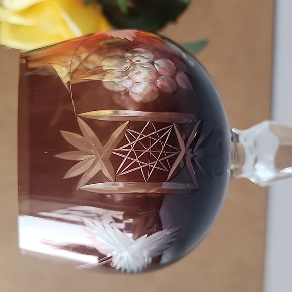 Ruby Red Crystal Etched Wine Hock Goblet. Champagne/Water/Wine Glass. - Picture 4 of 12